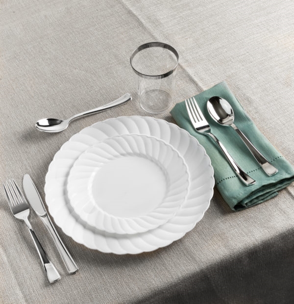 Elegant Plastic Plates White 10 Count